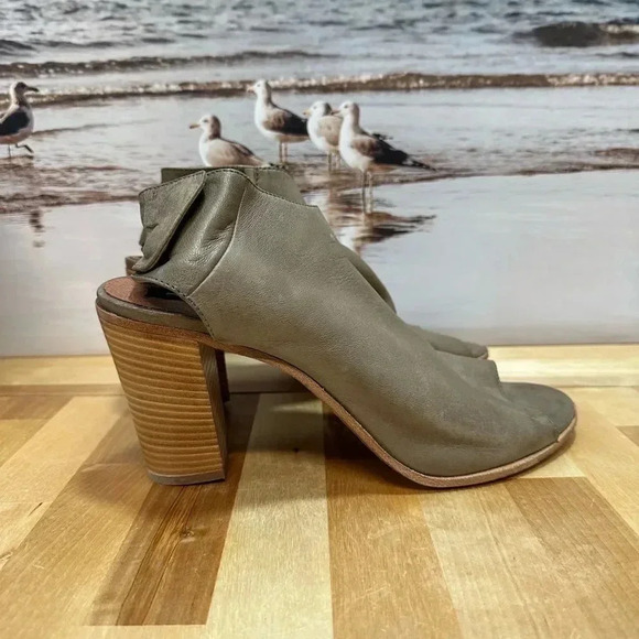 STEVEN MADDEN SLATER TAUPE HEELS SIZE 10 - Picture 3 of 8